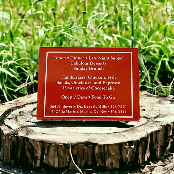 1980s The Cheesecake Factory Beverly Hills Marina Del Ray Matches Unstruck - Picture 3 of 6